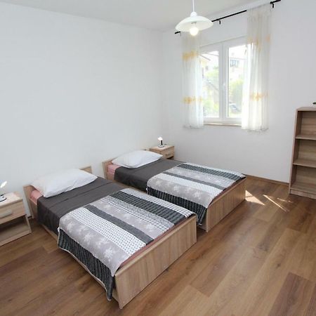 Apartment Dina ロヴィニ エクステリア 写真