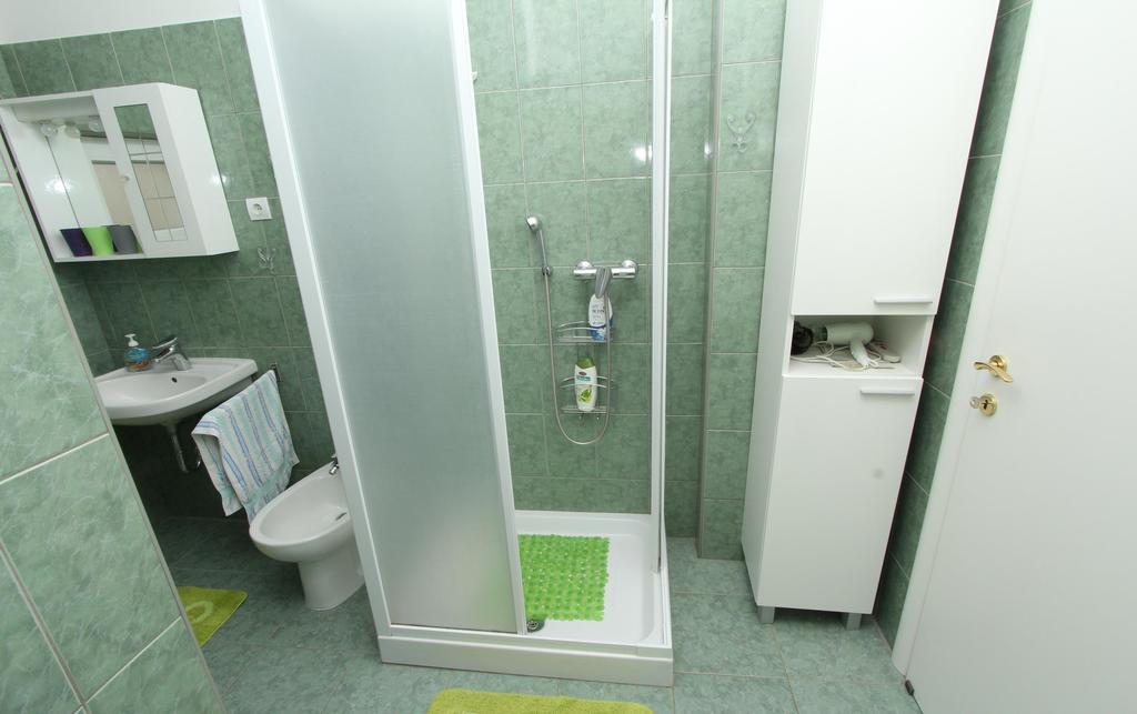 Apartment Dina ロヴィニ エクステリア 写真